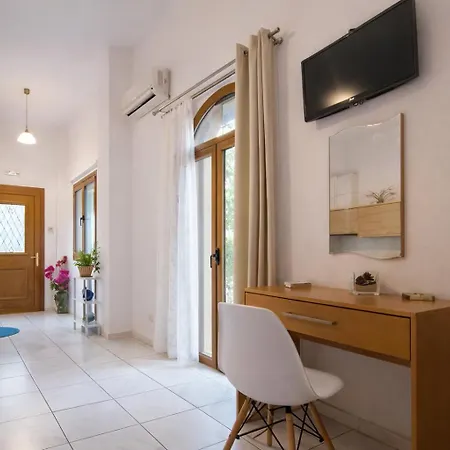 Natsios Hotel apartamentowy Vlachopoulátika