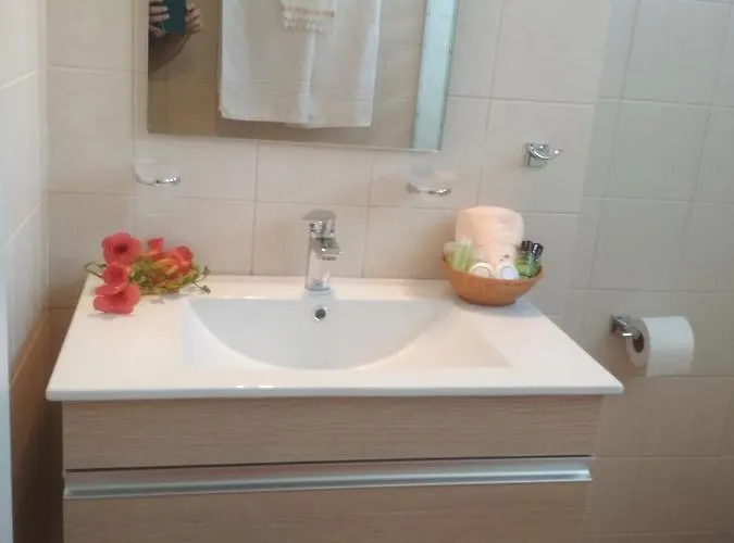 Natsios 3*